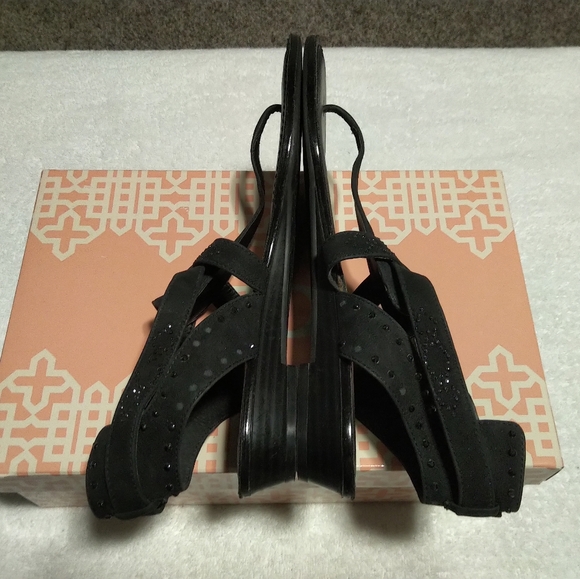 Gianni Bini Sandals - Picture 4 of 5